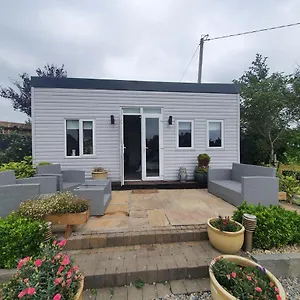 Garden Chalet Oranmore Apartment